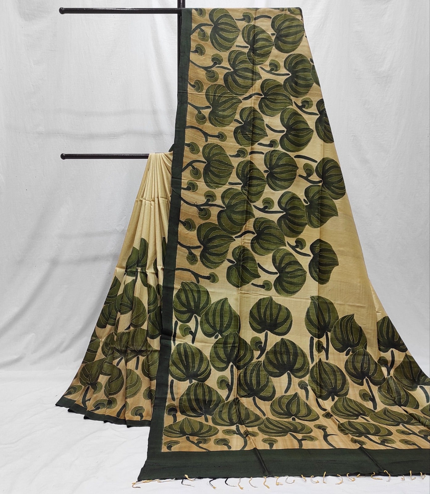Handcrafted Saree: A Fusion of Painting and Embroidery