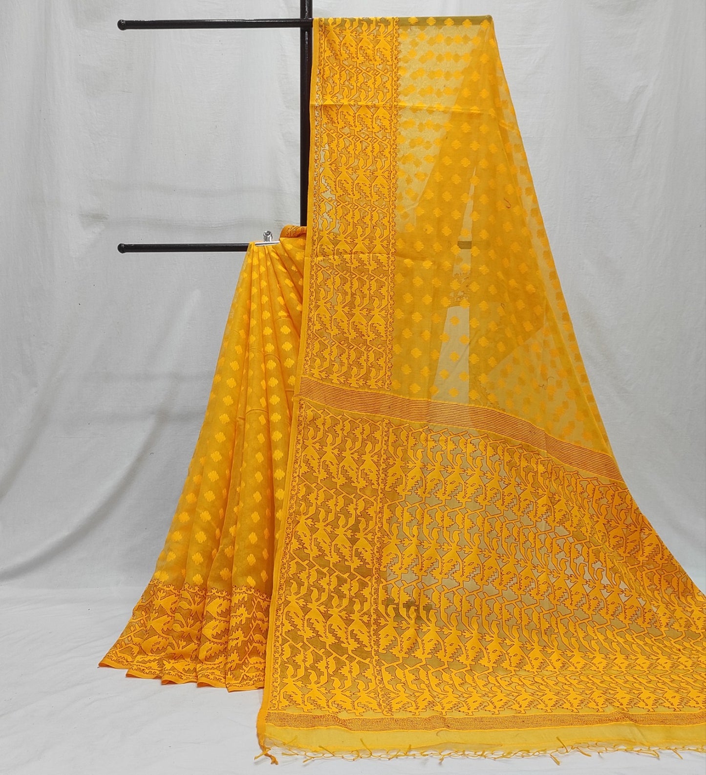 Handcrafted Saree: Dhakai Jamdani with Hand Embroidery