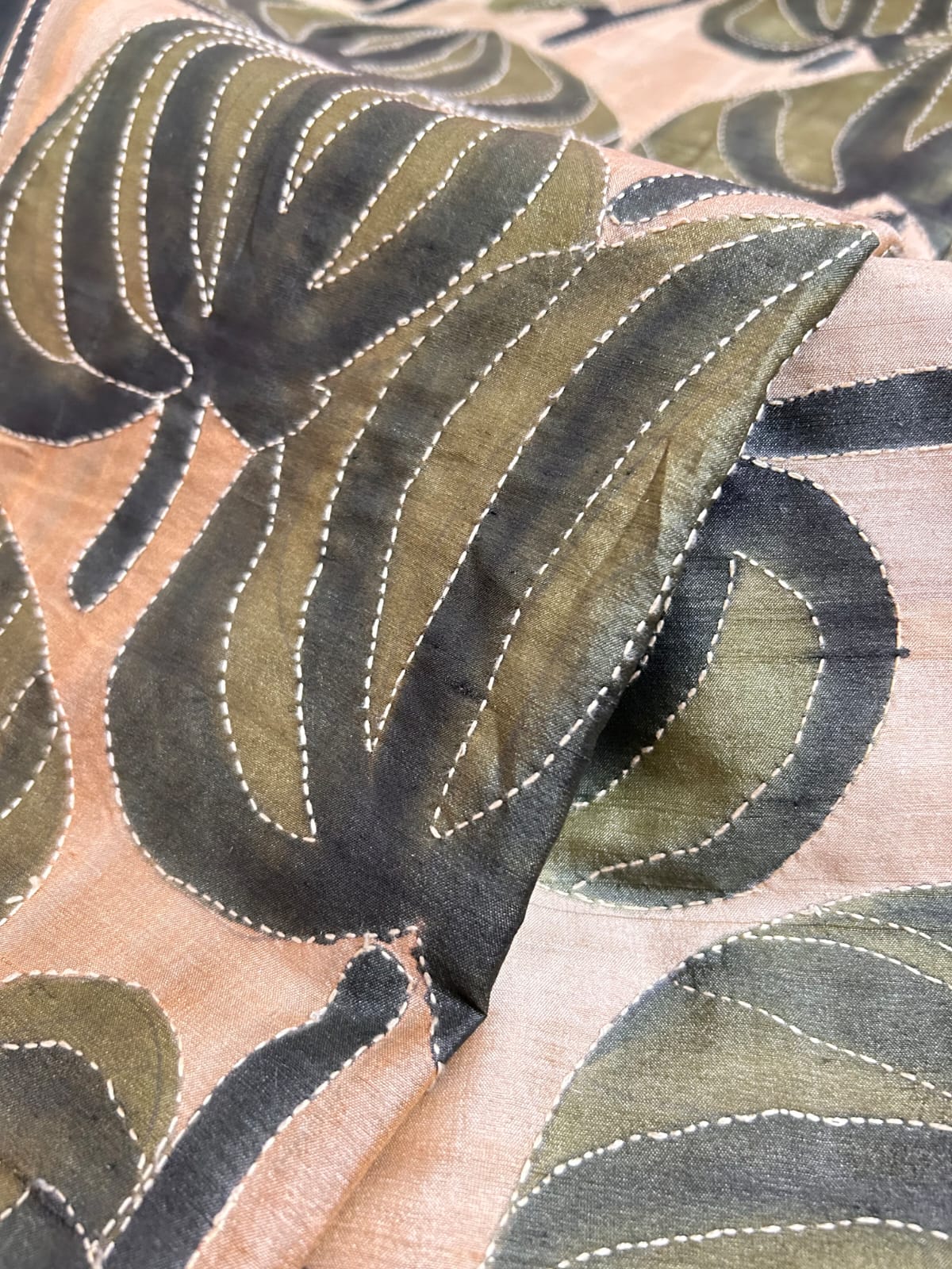 Handcrafted Saree: A Fusion of Painting and Embroidery
