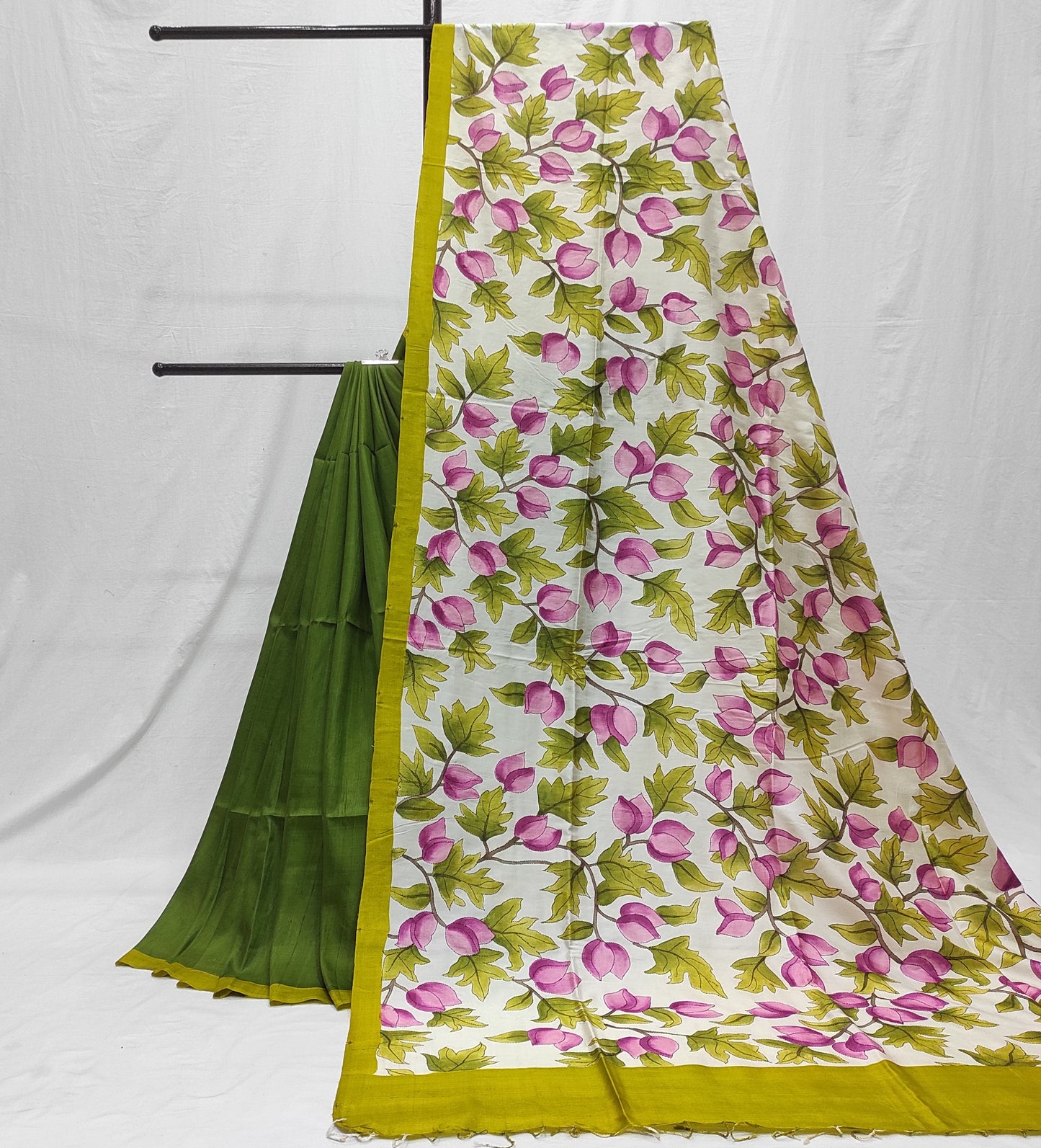 Handcrafted Saree: A Fusion of Painting and Embroidery