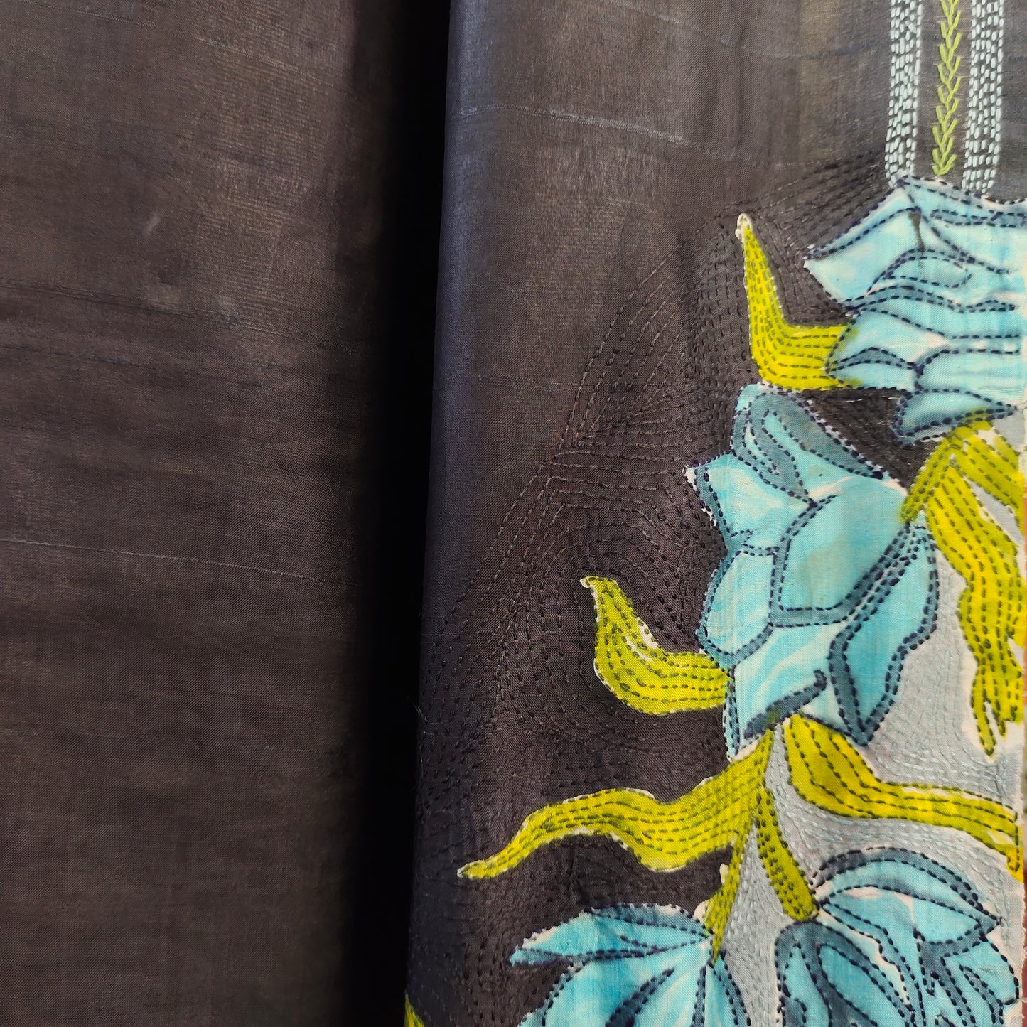 Handcrafted Saree: A Fusion of Painting and Embroidery