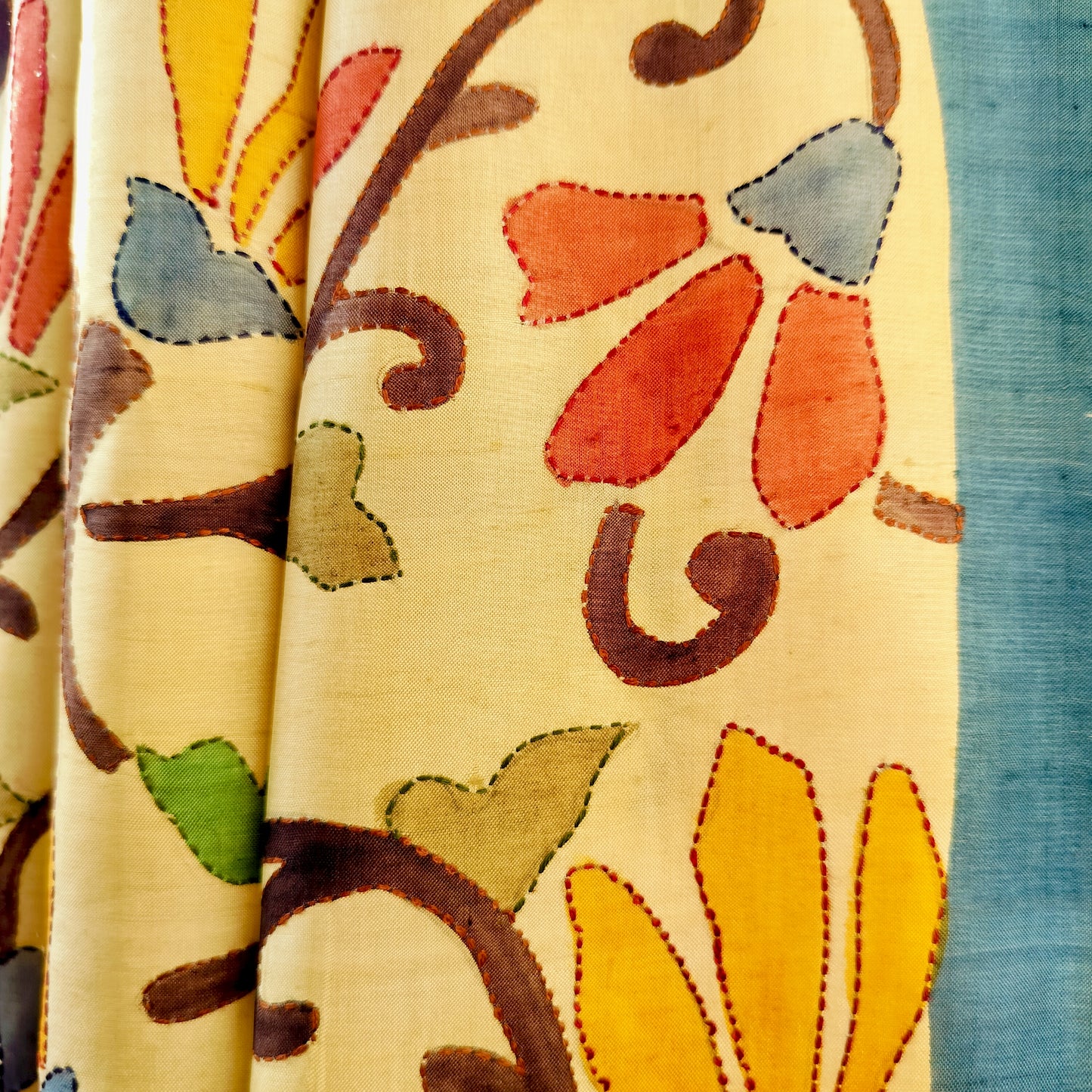 Handcrafted Saree: A Fusion of Painting and Hand Embroidery