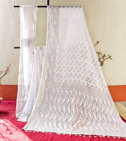 Handcrafted Saree: Dhakai Jamdani with Hand Embroidery