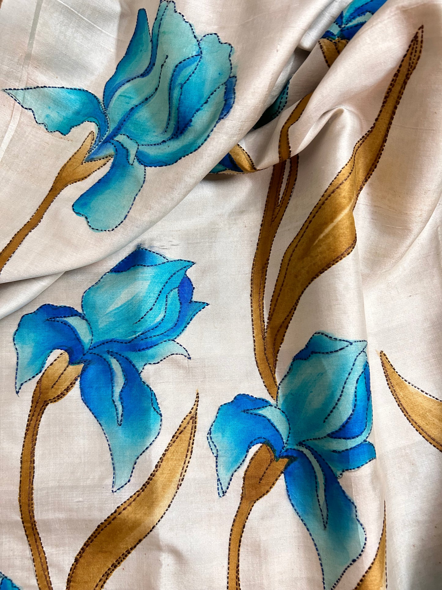 Handcrafted Saree: A Fusion of Painting and Embroidery