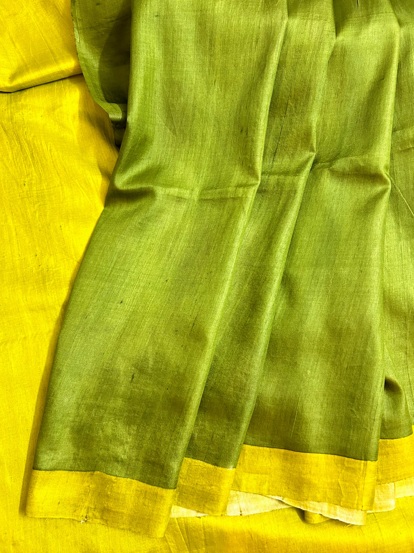 Handcrafted Saree: A Fusion of Painting and Embroidery