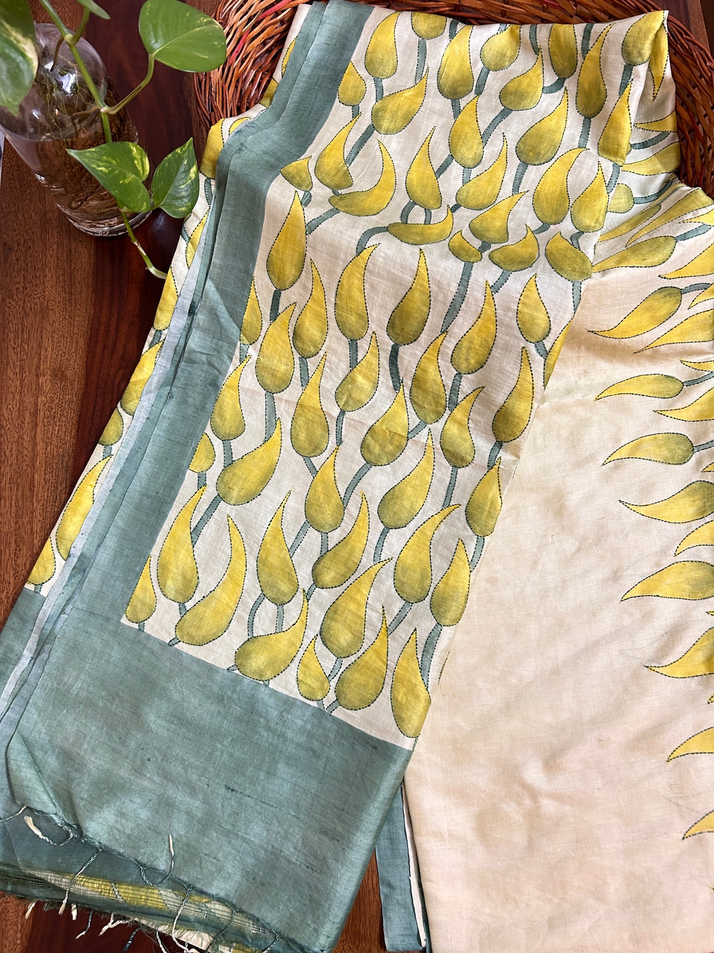 Handcrafted Saree: A Fusion of Painting and Embroidery