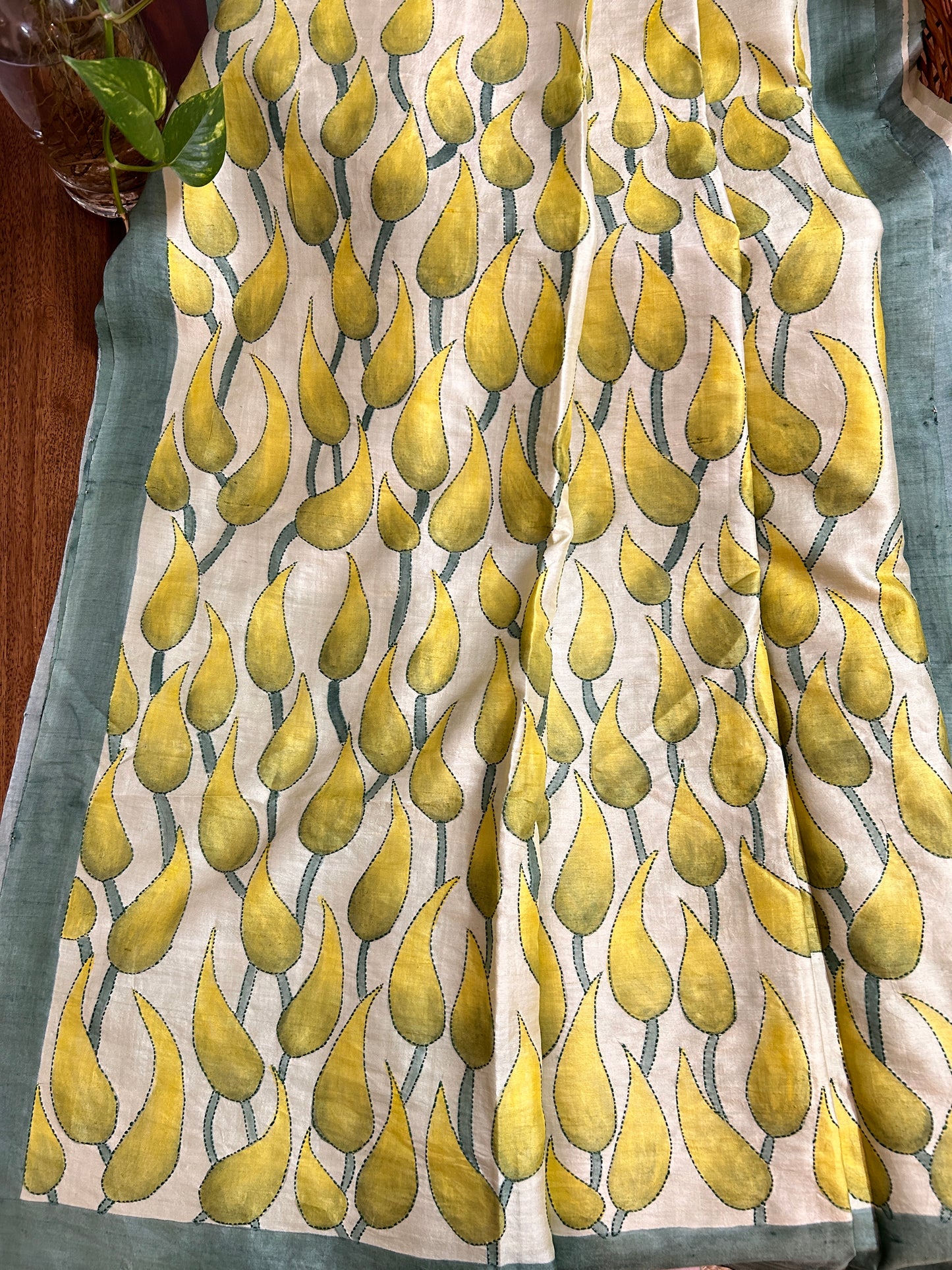 Handcrafted Saree: A Fusion of Painting and Embroidery