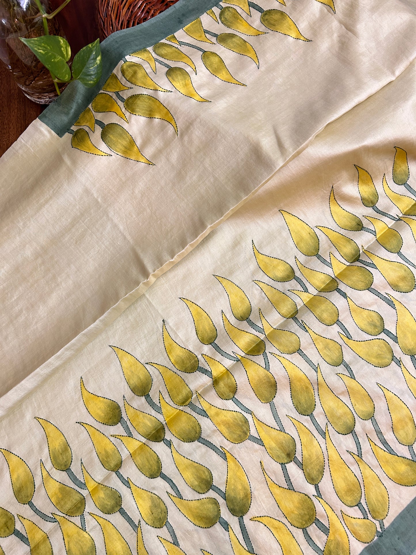 Handcrafted Saree: A Fusion of Painting and Embroidery
