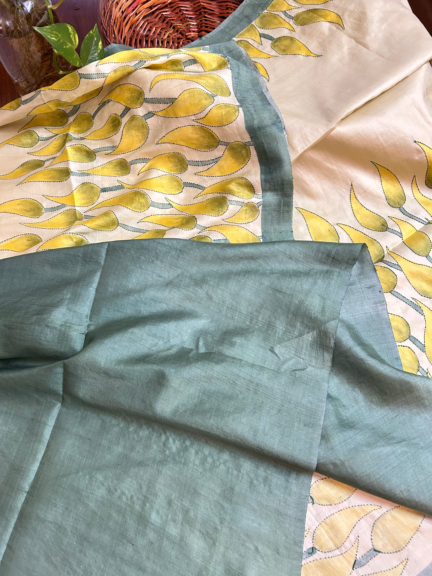 Handcrafted Saree: A Fusion of Painting and Embroidery