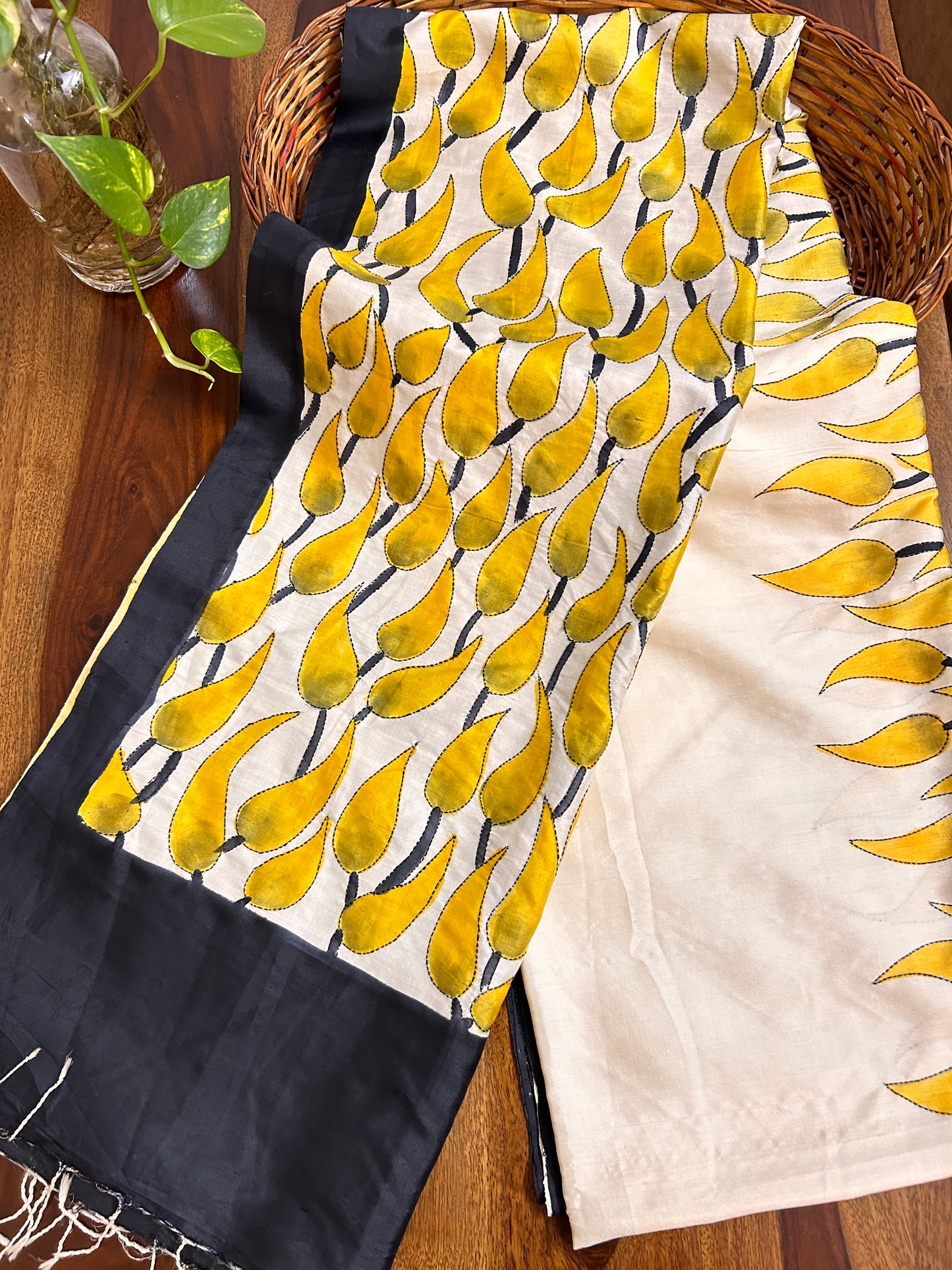 Handcrafted Saree: A Fusion of Painting and Embroidery