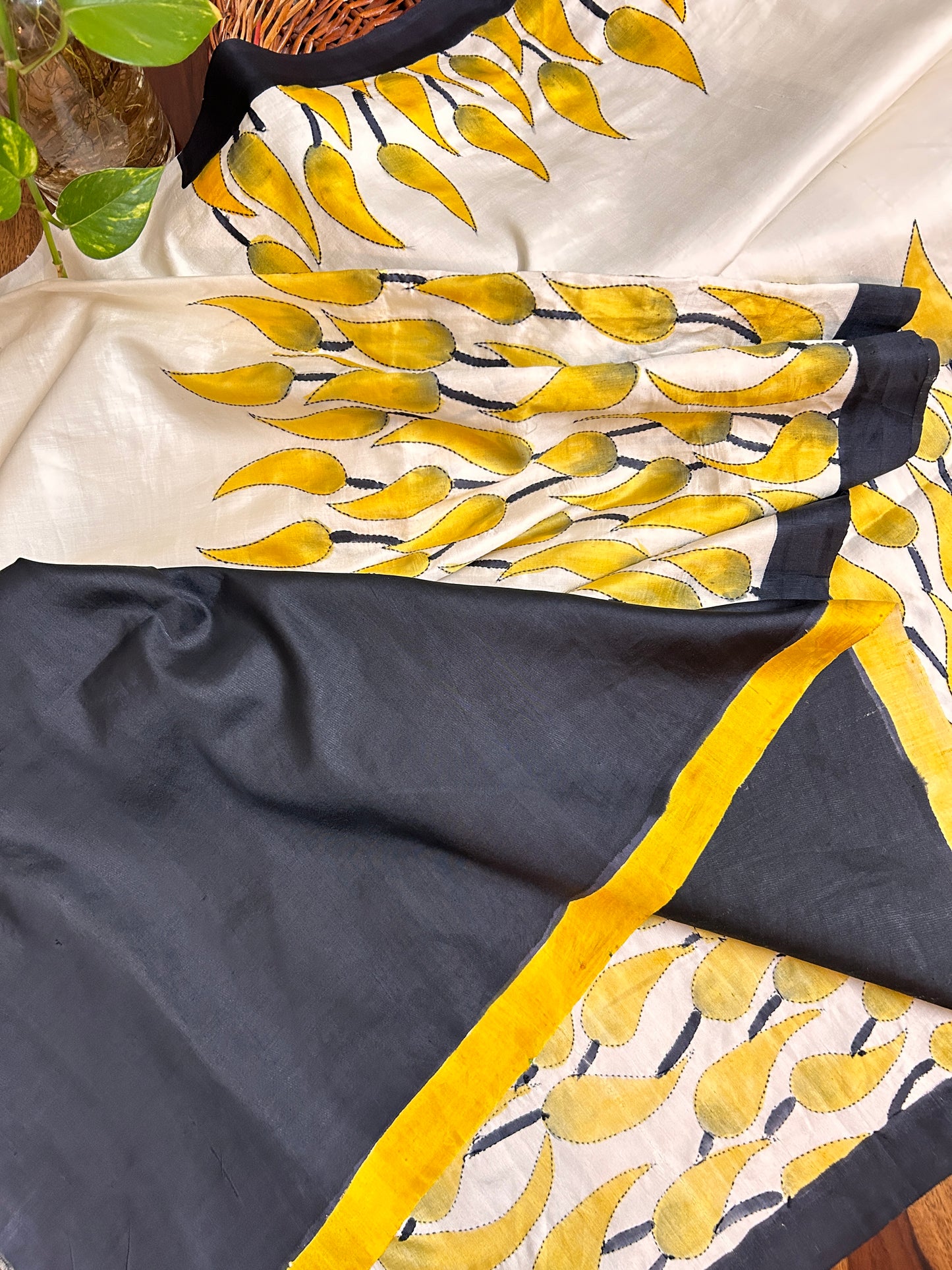 Handcrafted Saree: A Fusion of Painting and Embroidery