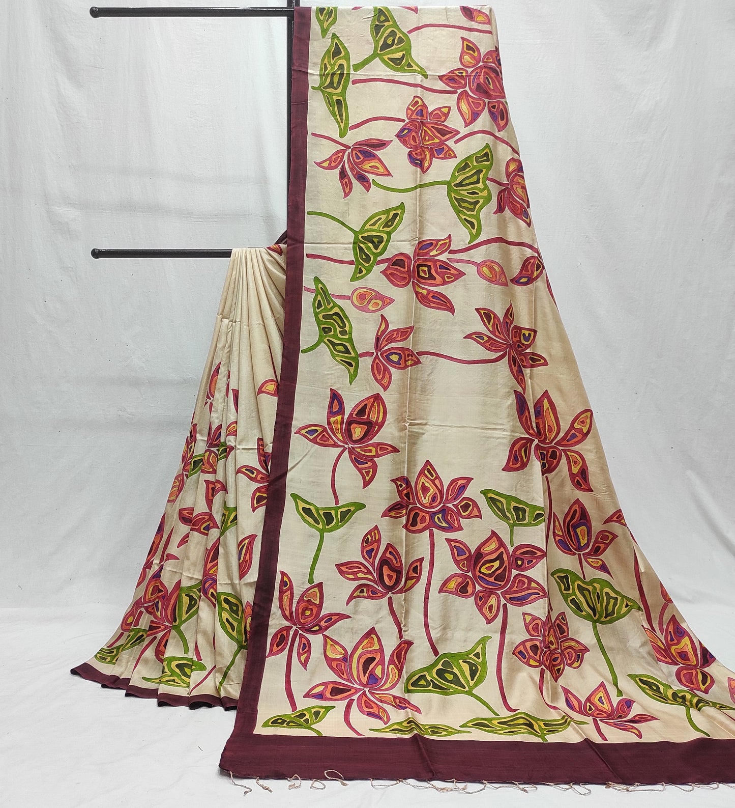 Handcrafted Kantha Saree: A Fusion of Painting and Embroidery