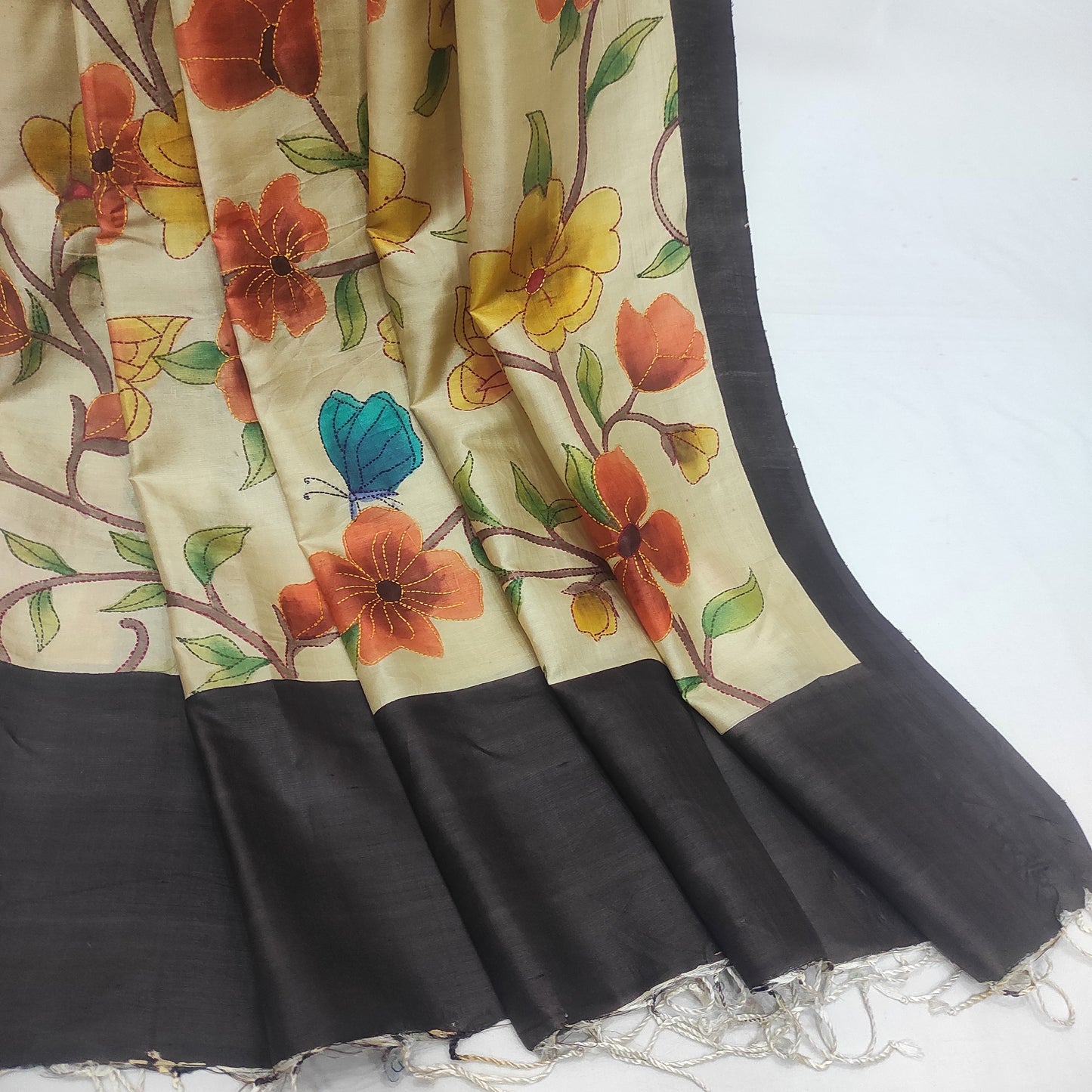 Handcrafted Kantha Saree: A Fusion of Painting and Embroidery