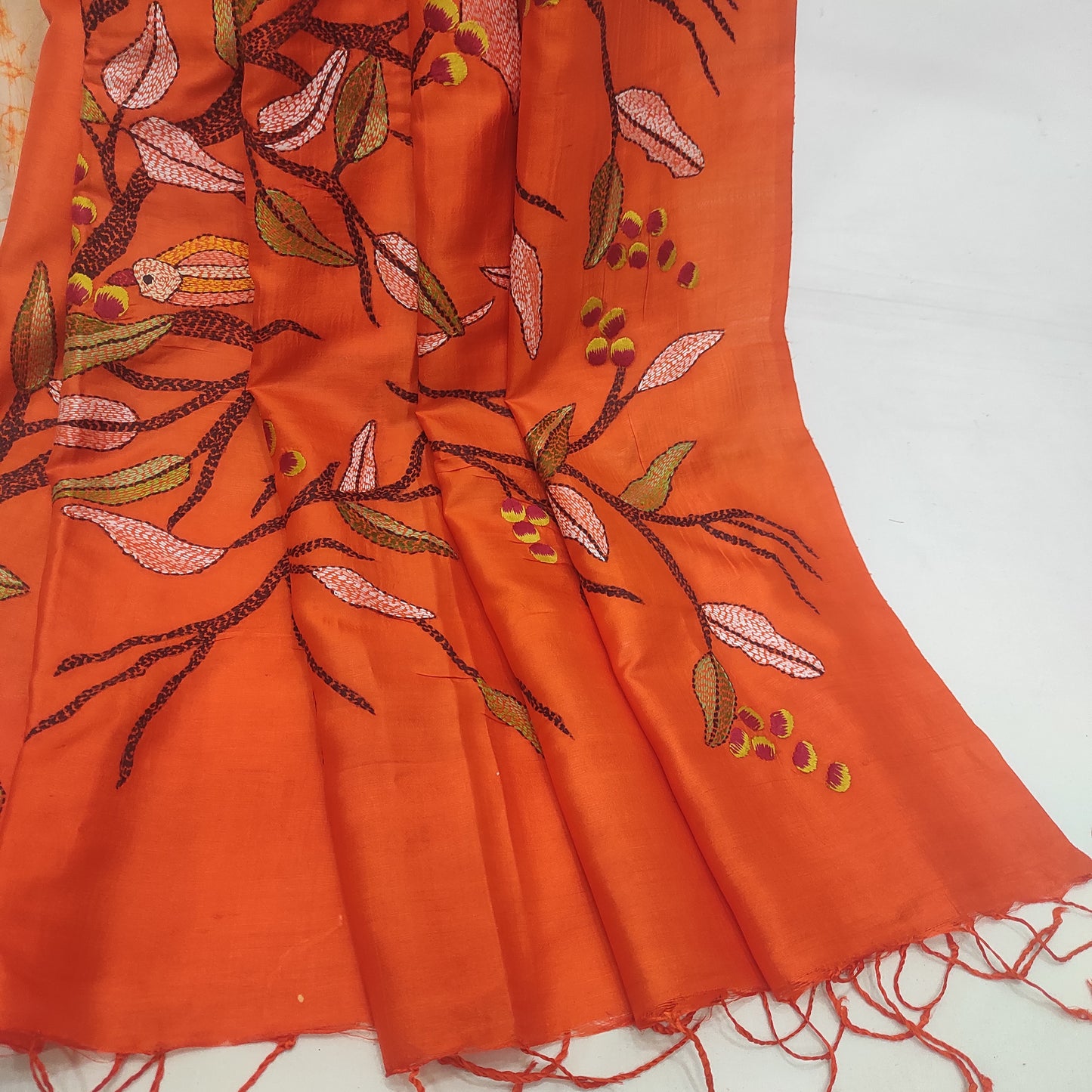 Handcrafted Kantha Saree: A Fusion of two kinds of embroidery