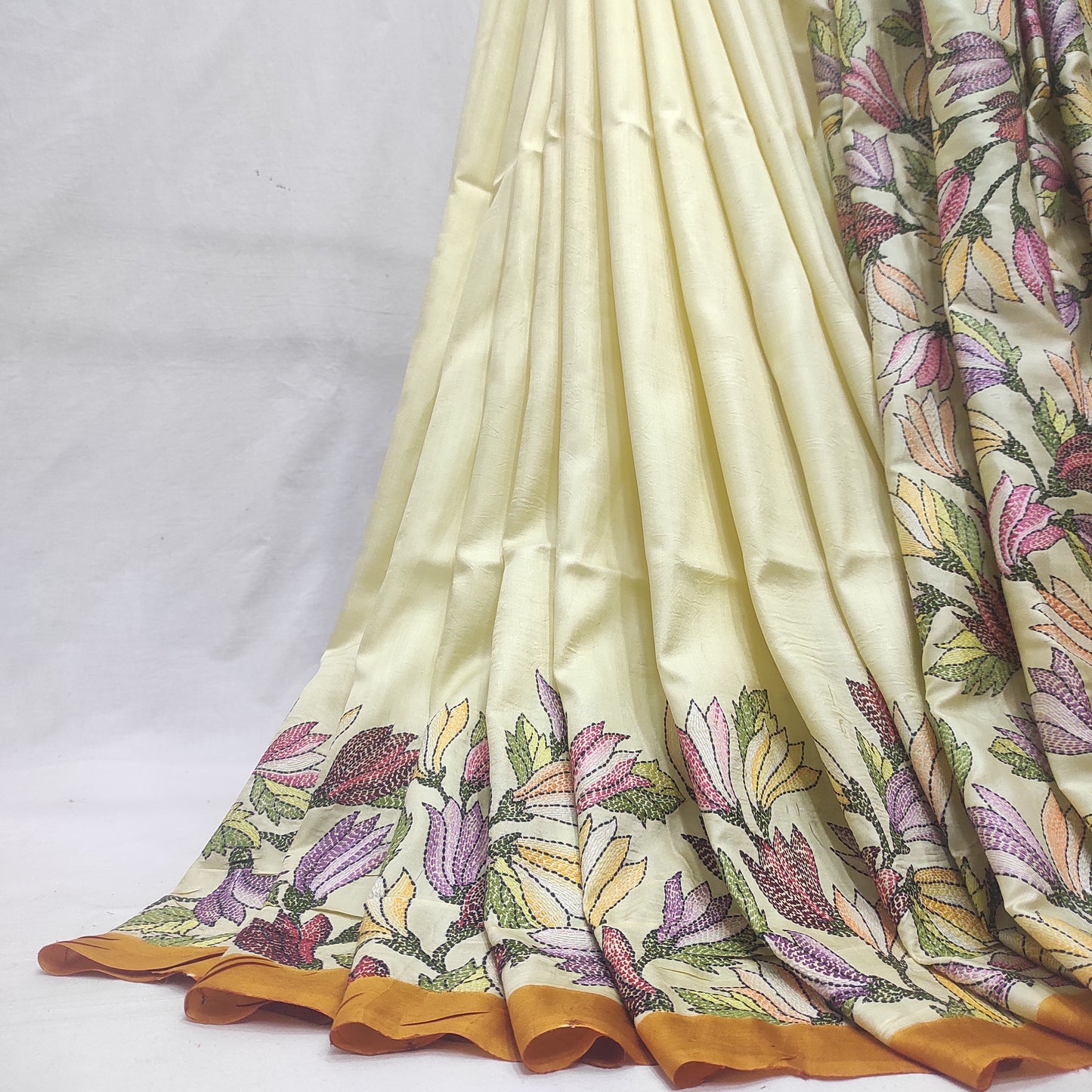 Handcrafted Kantha Saree: A Fusion of Painting and Embroidery