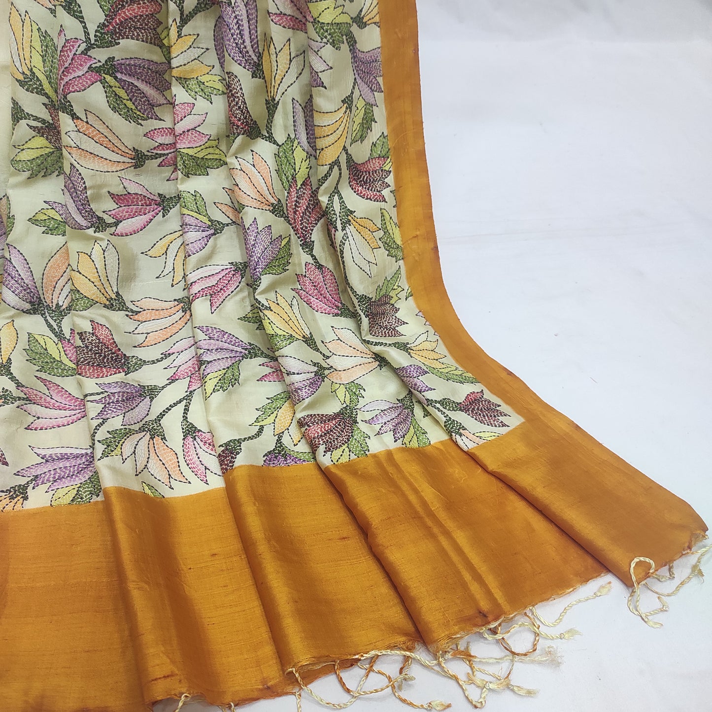 Handcrafted Kantha Saree: A Fusion of Painting and Embroidery